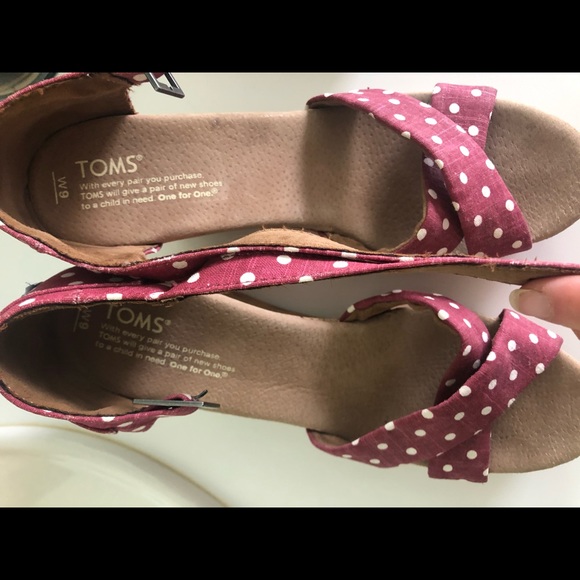 Red/White with Cork Polka Dot TOMS - Picture 2 of 8